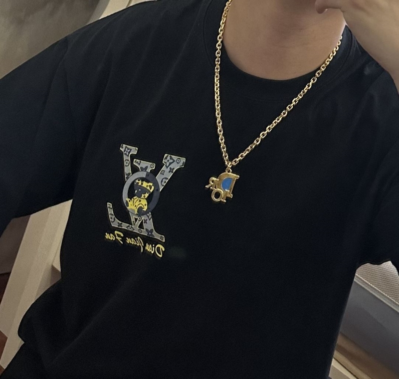 chr1st1an D10r necklaces